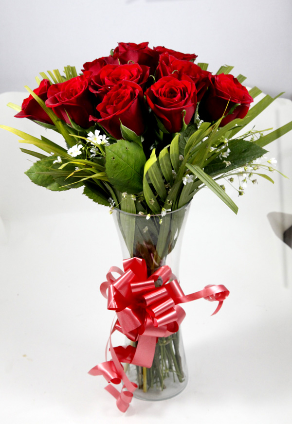 send flower Anand Parbat DelhiRed Rose In Vase